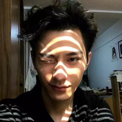 酷酷的男生的背影 头像带字伤感图片图片