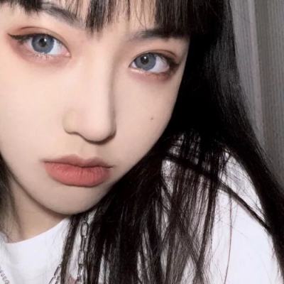 动漫图片短发女生头像图片