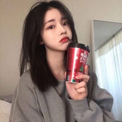 动漫图片短发女生头像图片
