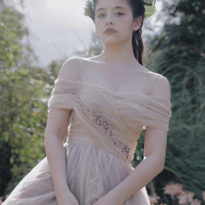 qq头像女生带黑色帽子图片