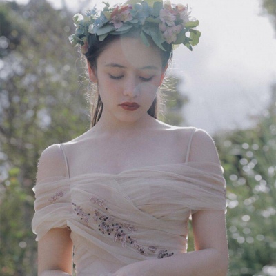 qq头像女生带黑色帽子图片