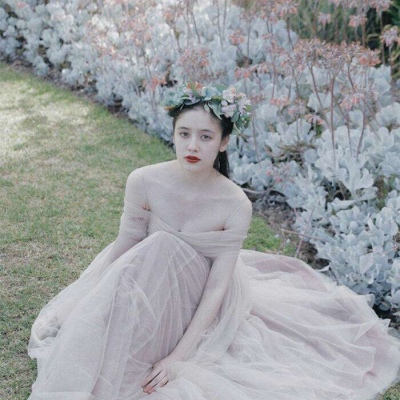qq头像女生带黑色帽子图片