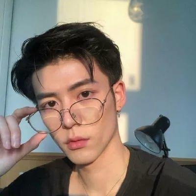 失恋孤独头像男生图片