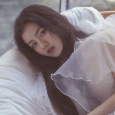 个性短发女生手绘头像图片