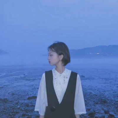 手绘唯美女生头像可爱图片