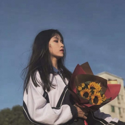 手绘唯美女生头像可爱图片