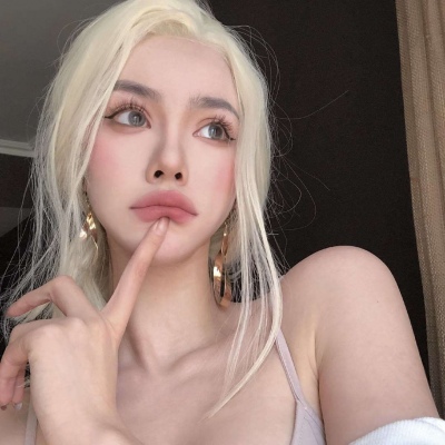男生让女生帮他找头像