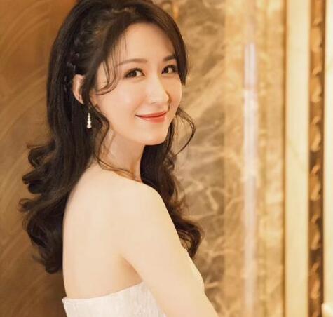安家知否扮演者是谁 原来她也是枕上书中的魔尊渺落图片