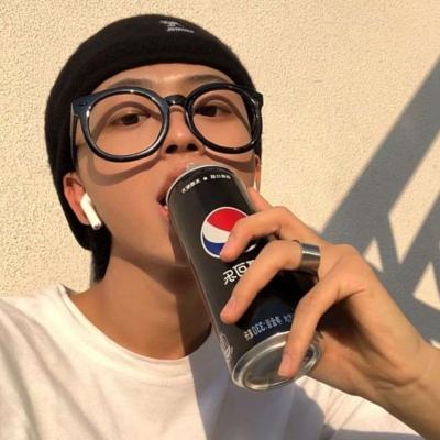 最新个性白衬衫漫画头像男生图片