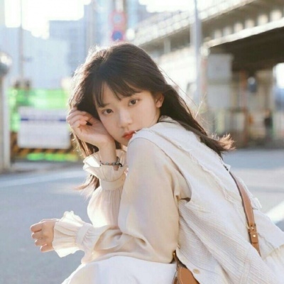 卡通头像高冷伤感女生图片