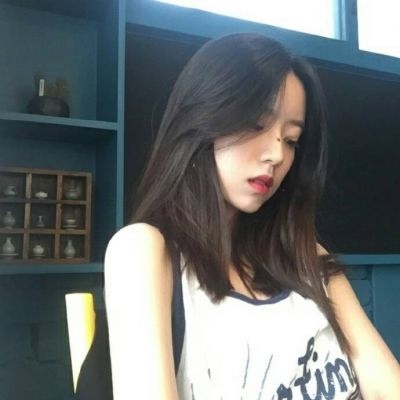 二次元麻花辫女生头像图片