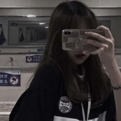 二次元麻花辫女生头像图片