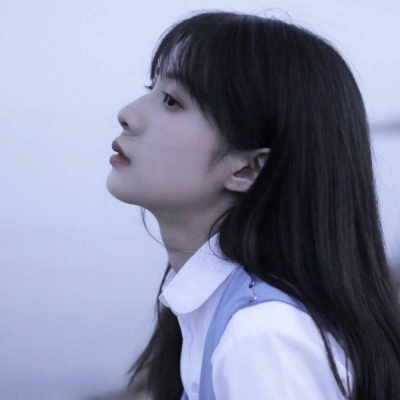 二次元麻花辫女生头像图片