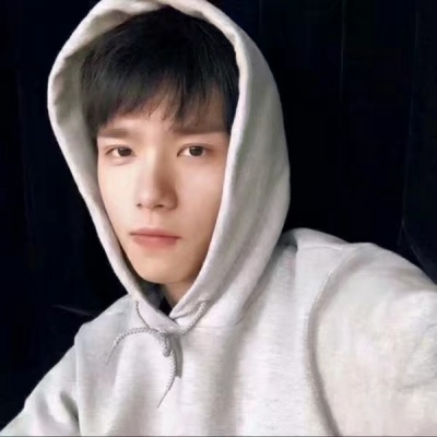 帅气玩游戏男生头像图片