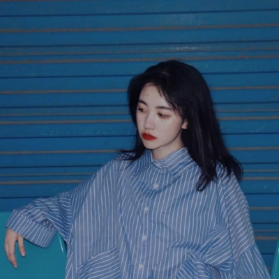 qq头像背影女生清新