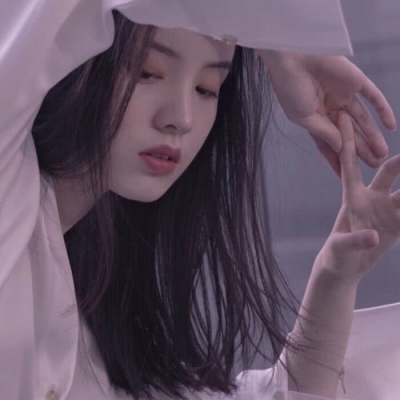 qq头像背影女生清新