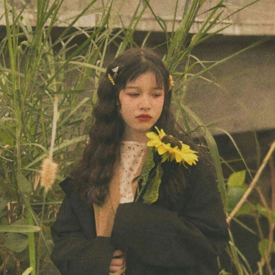 qq头像带血女生头像