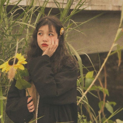 qq头像带血女生头像