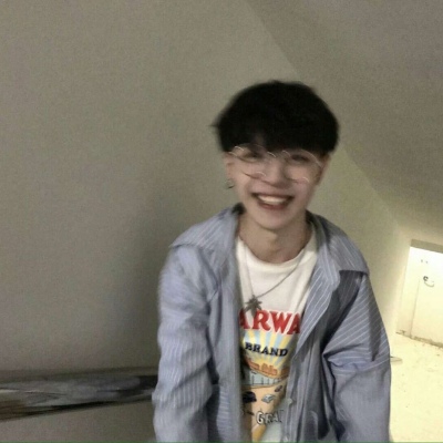 2020最新霸气兄弟头像一人一张伤感堕落文字头像男生图片