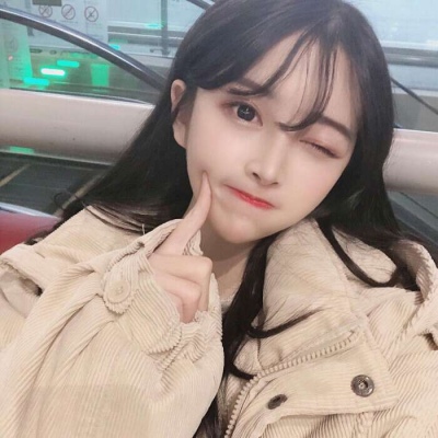 女生qq头像带字的黑白图片