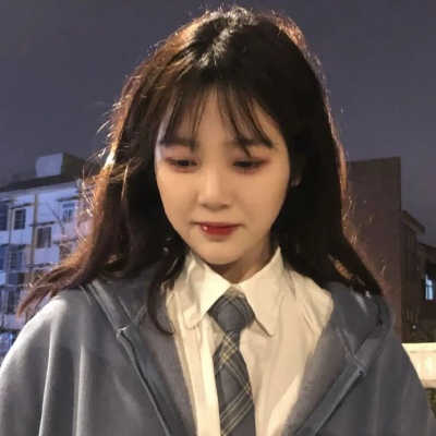 女生qq头像带字的黑白图片