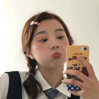 女生qq头像带字的黑白图片