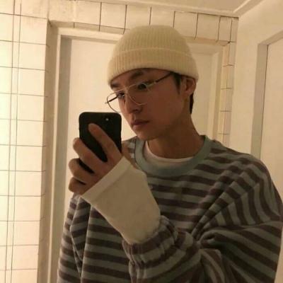最吸引女人微信男头像抽烟伤感黑色男生头像图片图片