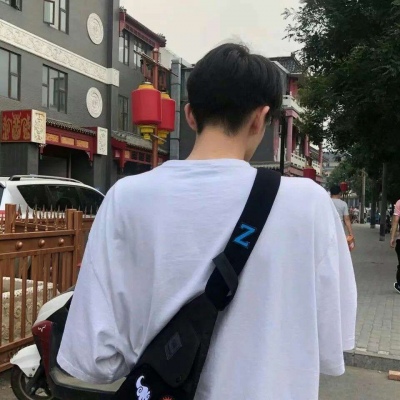 qq唯美动态头像男生带字图片大全可爱图片图片