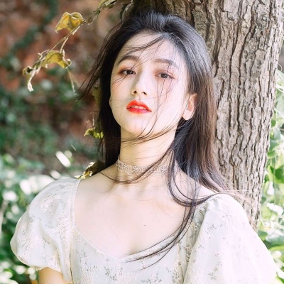 女生戴帽子的头像可爱