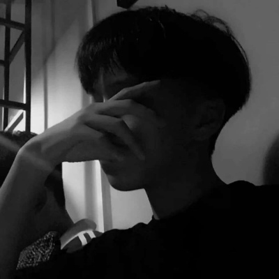 男生真实自拍头像照片图片