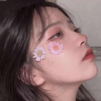 黑白动漫高冷女生头像图片