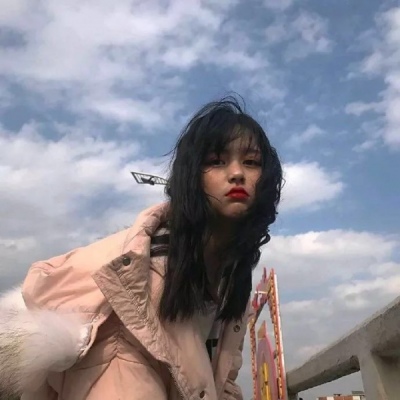 黑白动漫高冷女生头像图片