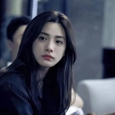 黑白动漫高冷女生头像图片