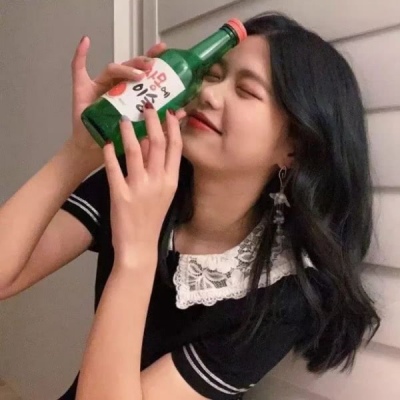 qq好看的头像女生带字