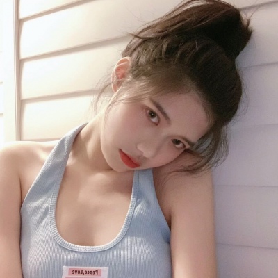 qq好看的头像女生带字