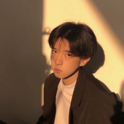 特别特别好看的男生头像动漫有故事的人才能用的图片
