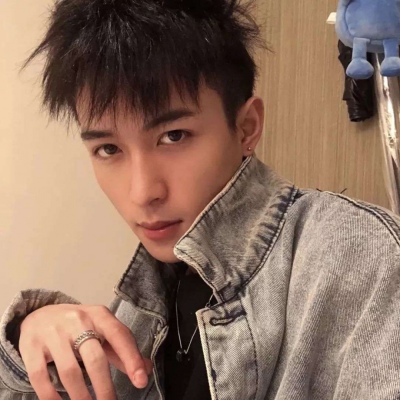 特别特别好看的男生头像动漫有故事的人才能用的图片