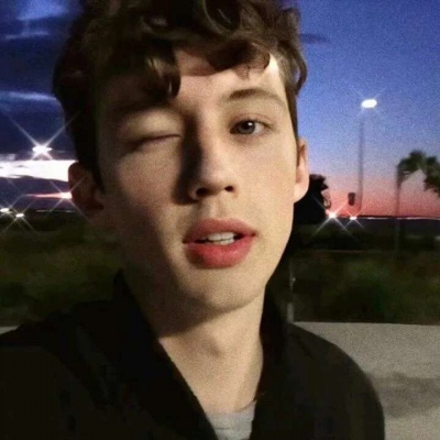 欧美男头像潮流时尚最新失恋二次元男哭泣头像男生头像男生