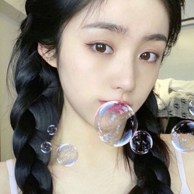 qq海边女生背影头像