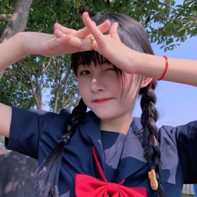 qq海边女生背影头像