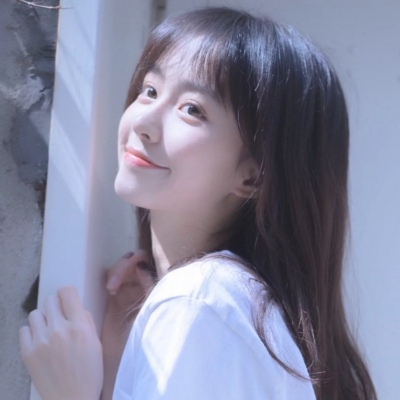 qq海边女生背影头像