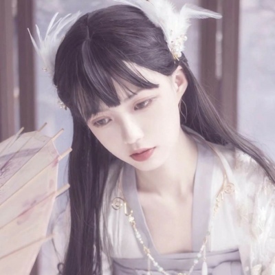 黑白唯美伤感女生头像图片