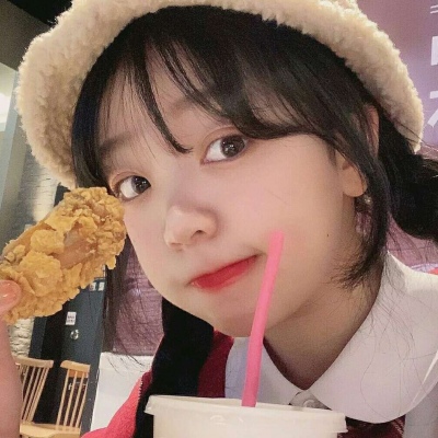 伤感图片短发女生头像