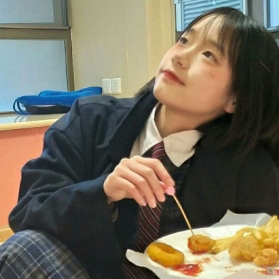 伤感图片短发女生头像