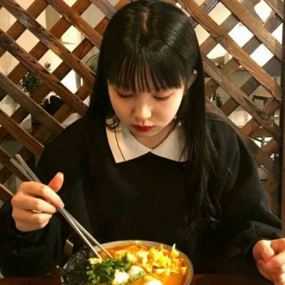 伤感图片短发女生头像