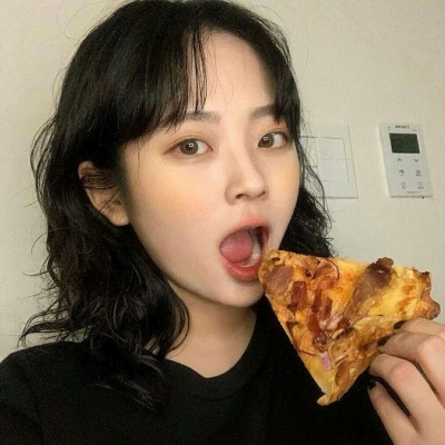 伤感图片短发女生头像