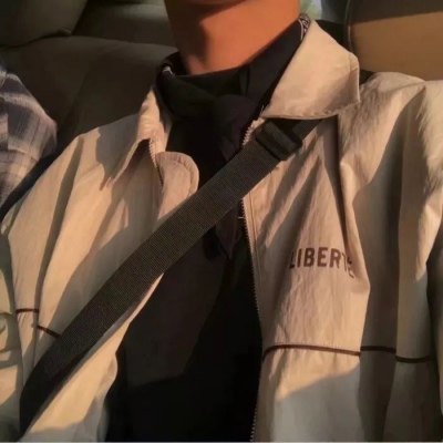 半身控抽烟头像男生动漫兄弟图片