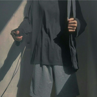 半身控抽烟头像男生动漫兄弟图片