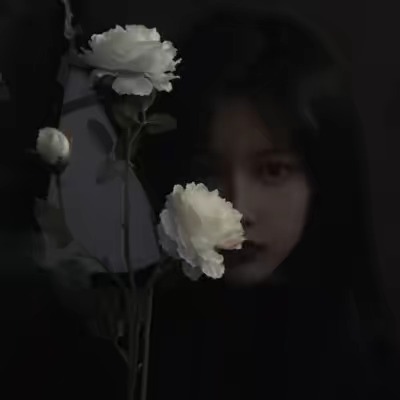 高冷头像女生黑白短发图片