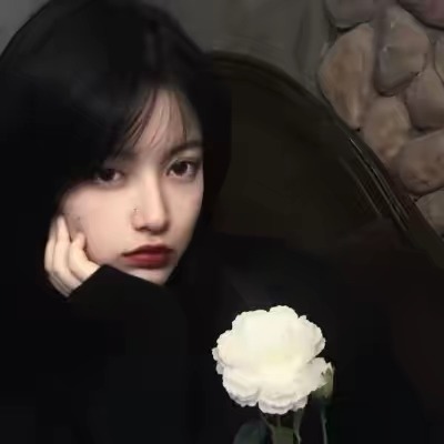 高冷头像女生黑白短发图片